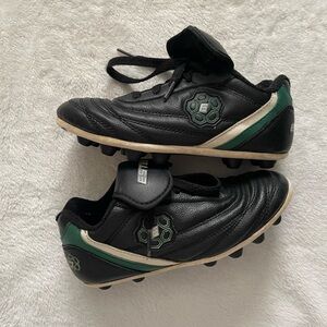 Estero Black and Green Kids Soccer Shoes Cleats size 13